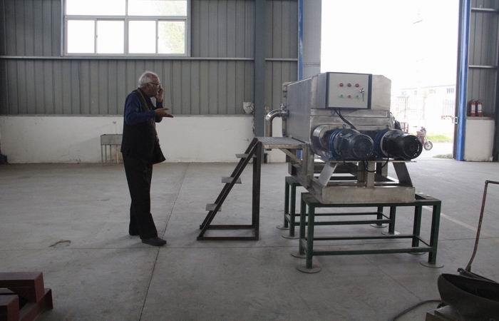 India customer visit our company for gluten making machine