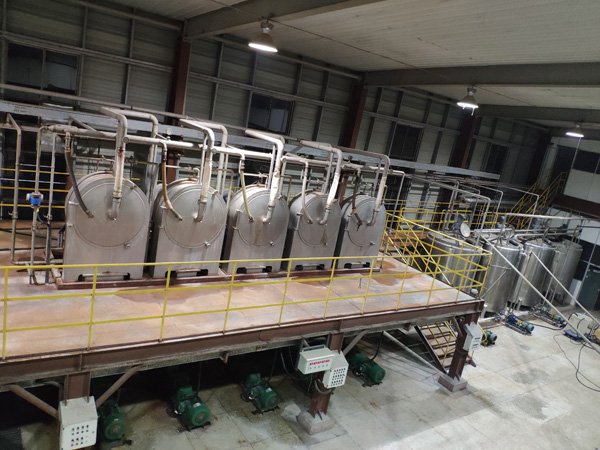 Centrifugal sieving machine