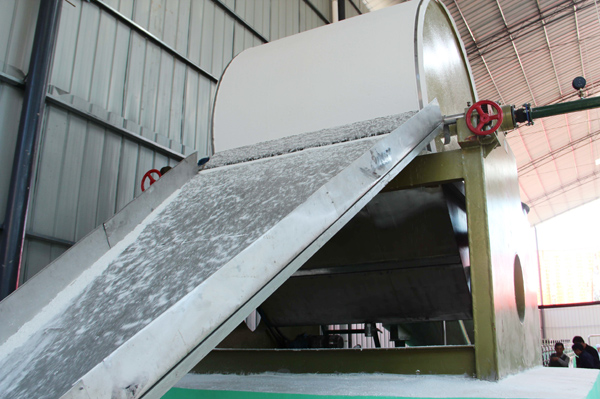 vacuum dehydrator