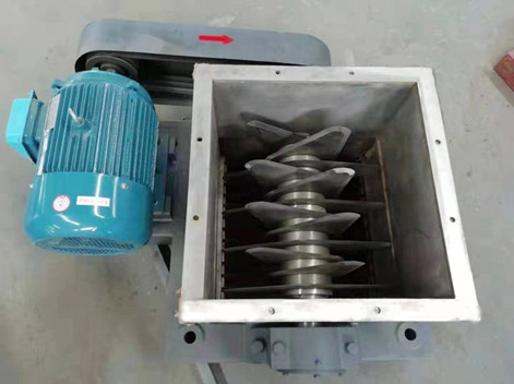 Cassava cutting machine